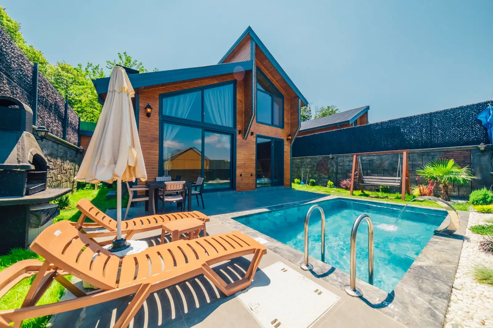 Deluxe Bungalov Havuzlu